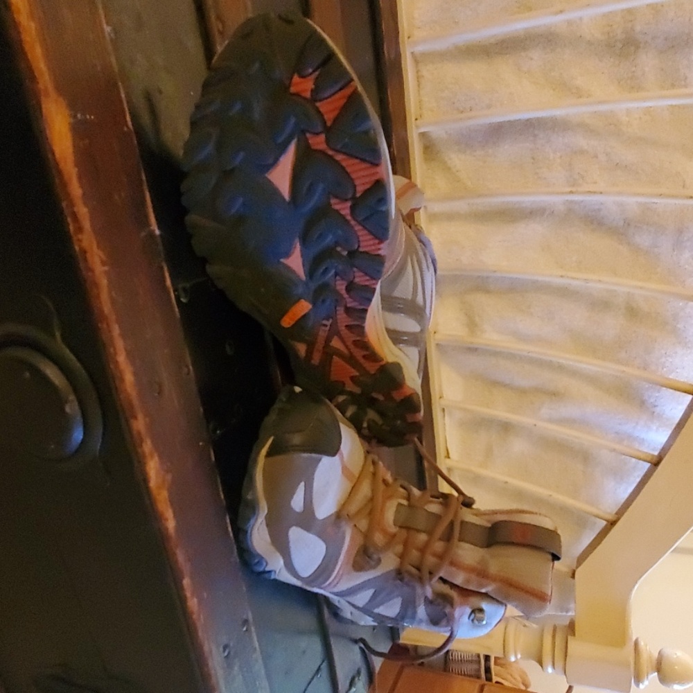 Merrell hike sz 7